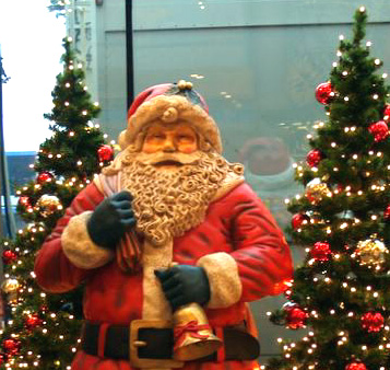 Neumünster – Nikolaus wird auf dem Rathausbalkon geweckt