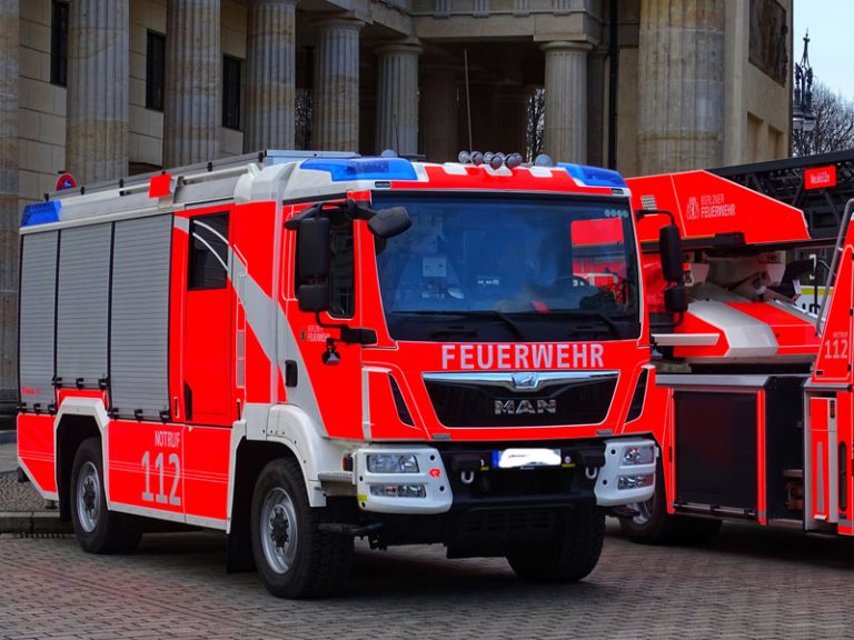 Fahrzeugbestand im Katastrophenschutz wird weiter modernisiert – Kieler Innenministerium übergibt 11 neue Fahrzeuge