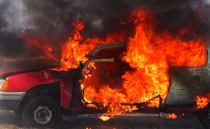 Brennende Fahrzeuge:  Festnahme nach Bränden in Neumünster